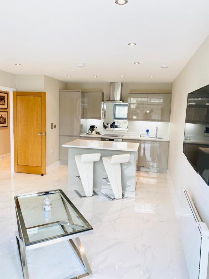 Superior Apartment In Cardiff City Centre Exterior photo